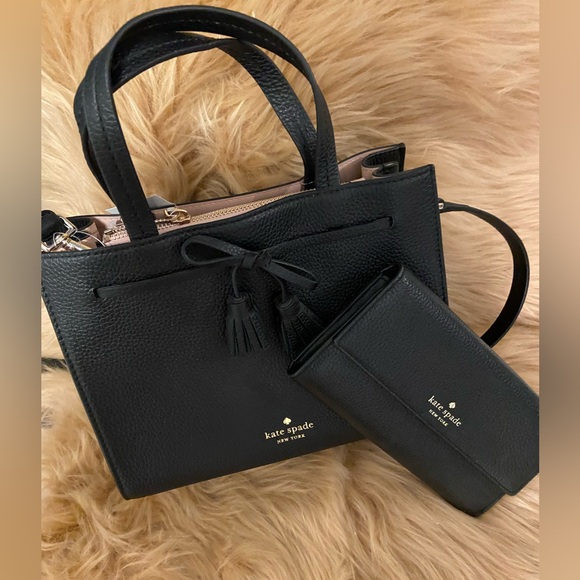 Kate Spade Wallet♠️ - Picture 2 of 9